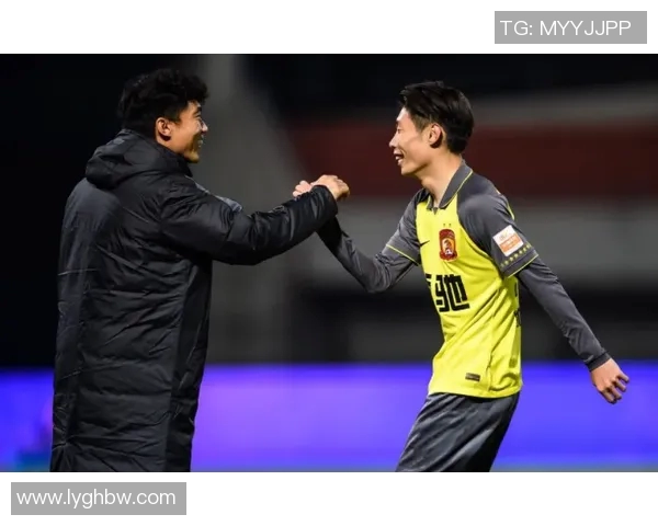 沙尔克04新秀哈洛恩或成主力，主教练看好表现闪耀